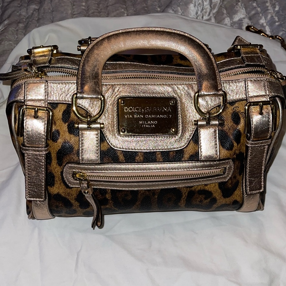 ❤️SOLD❤️Dolce Cabanna preloved excellent condition bag has a strap leopard print - Picture 1 of 16